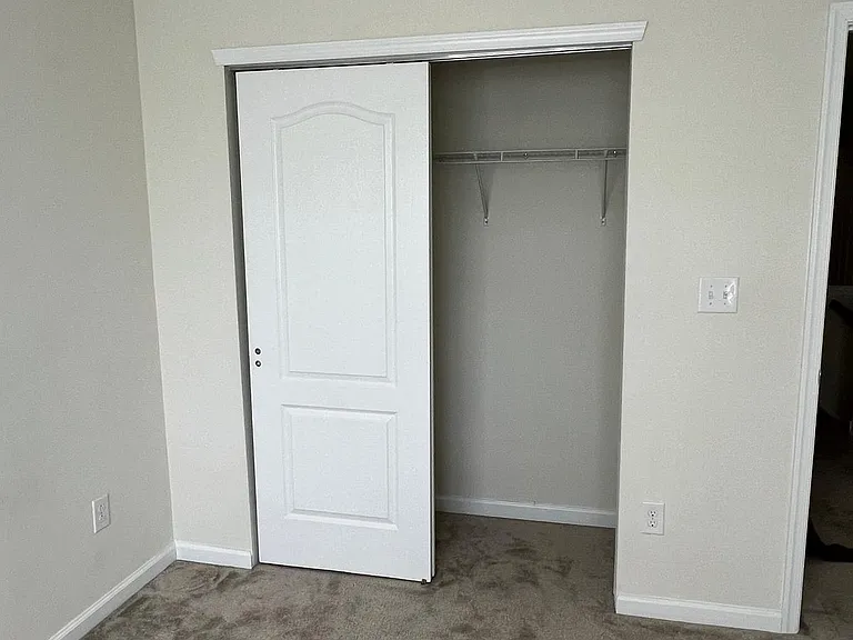 340 Redclover Ln — Photo 33
