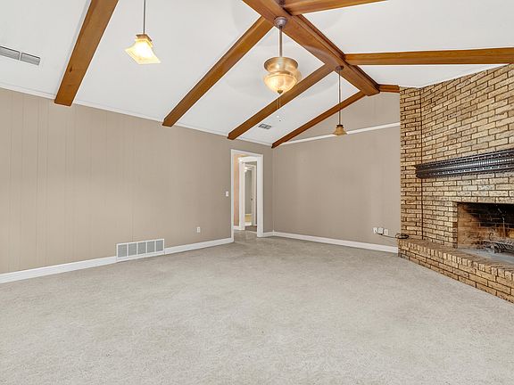 5th image of 4017 69th St