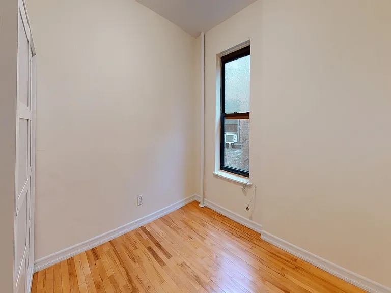 236 E 13th St #24021 — Photo 4