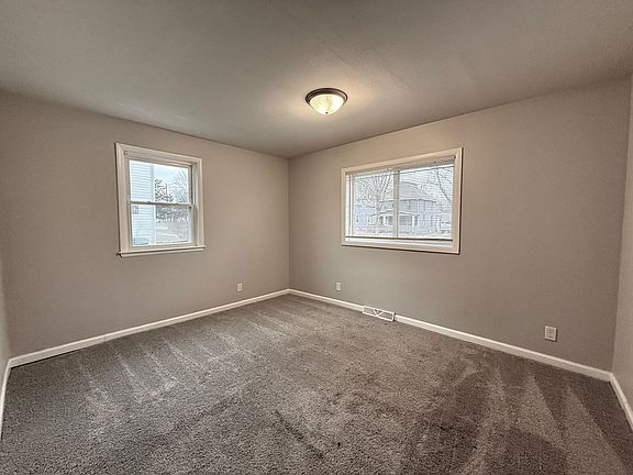 3rd image of 412 8th St #412