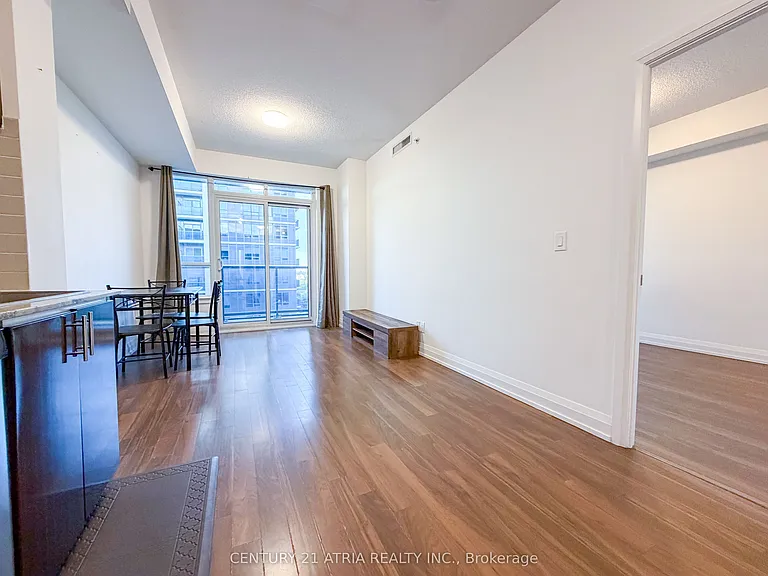 7161 Yonge St #735 — Photo 3