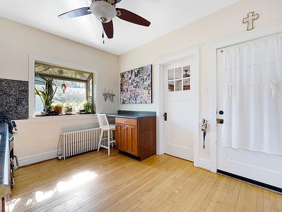 4th image of 422 S Madison Ave