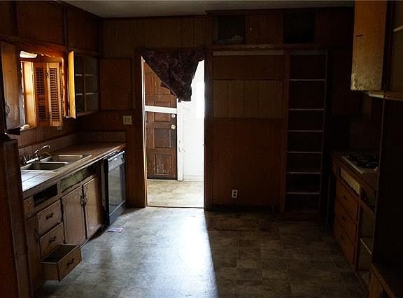 2nd image of 3300 Willing Ave