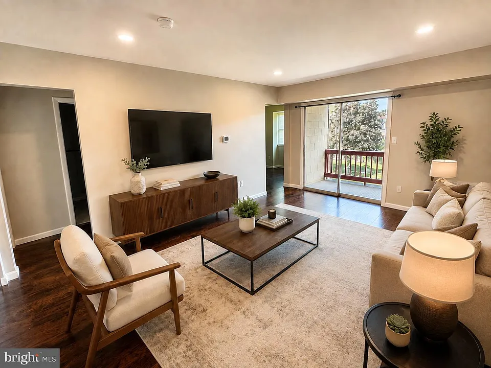 1230 Liberte Ct