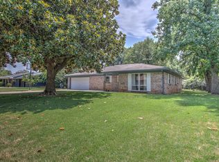 914 W F St, Jenks, OK 74037