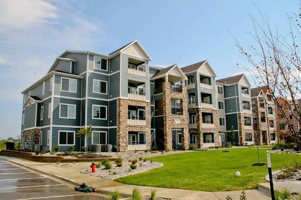 Steeplechase Apartments — Photo 4