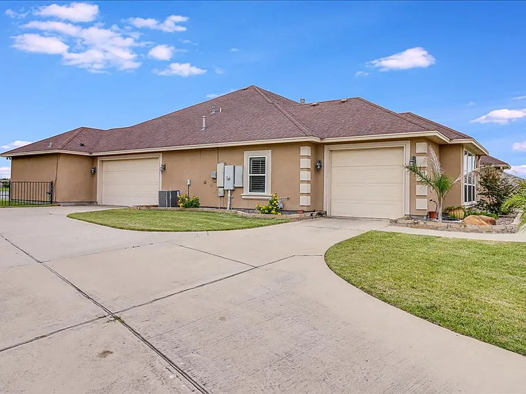 6241 Lago Vista Dr — Photo 62