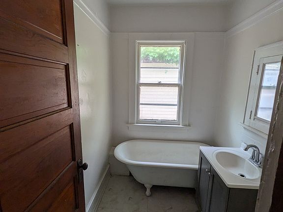 4th image of 2369 N 6th St #2369