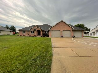867 Whimbrel Way, Pulaski, WI 54162