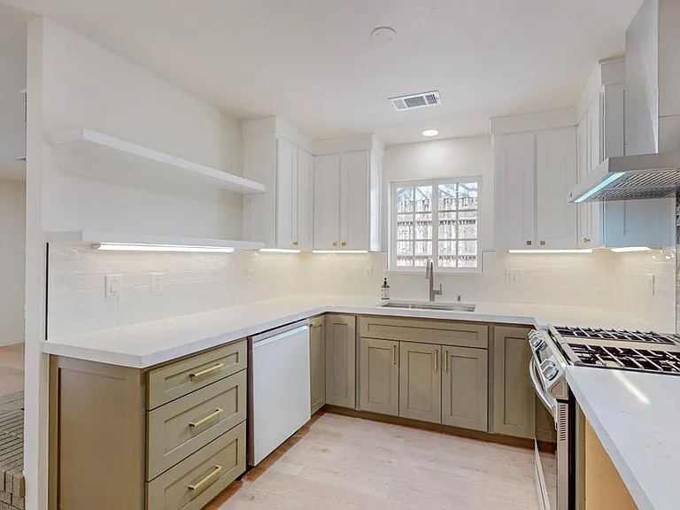 8005 Pickard Ave NE — Photo 15