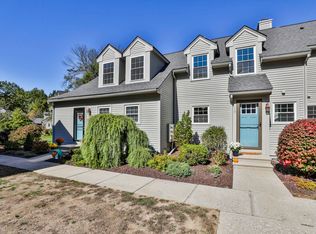 6 Veterans Rd APT 15, Amherst, NH 03031