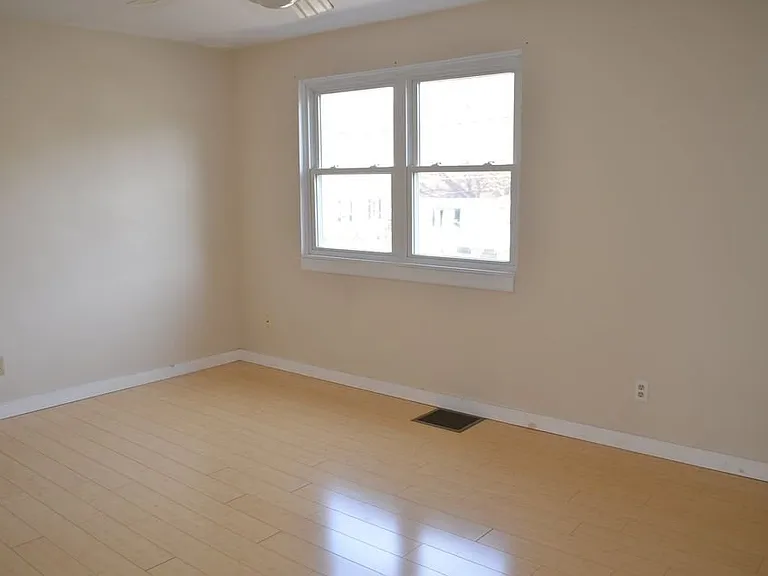 78 Woodlawn Rd #B — Photo 3