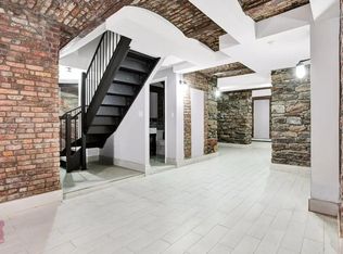 184 Stanton St #1A, New York, NY 10002