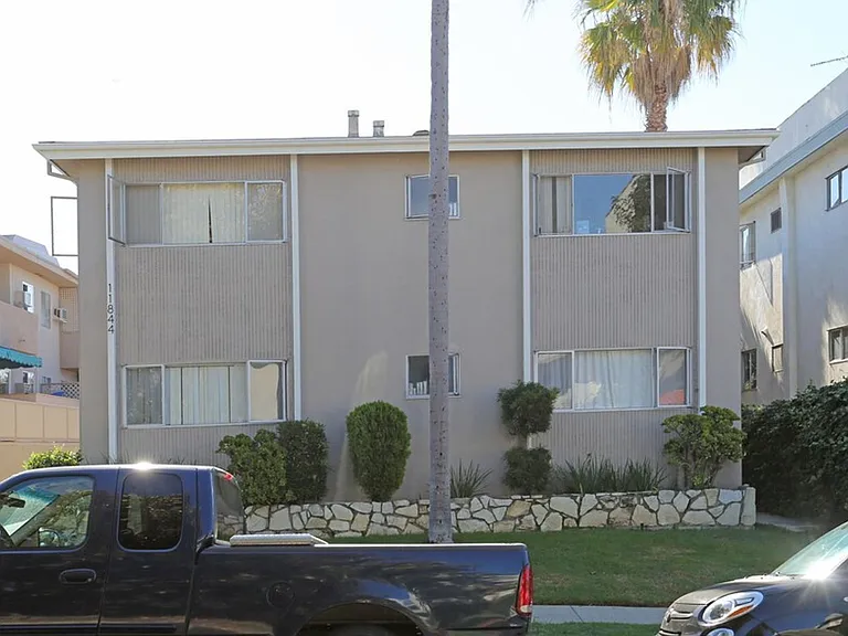 11844 Mayfield Ave — Photo 11
