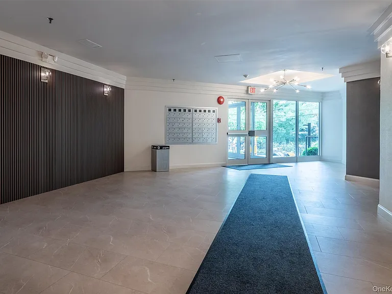 14 Nosband Ave #2H — Photo 3