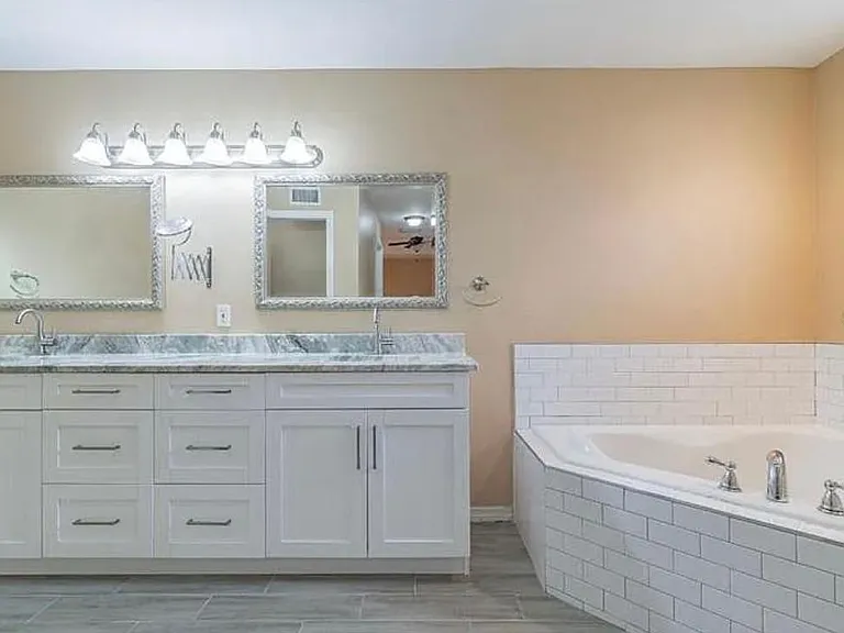 4914 N Mendenhall Dr — Photo 15