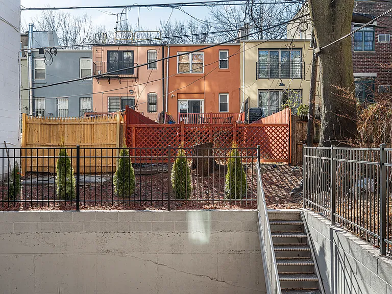 370 Baltic St #1B — Photo 13