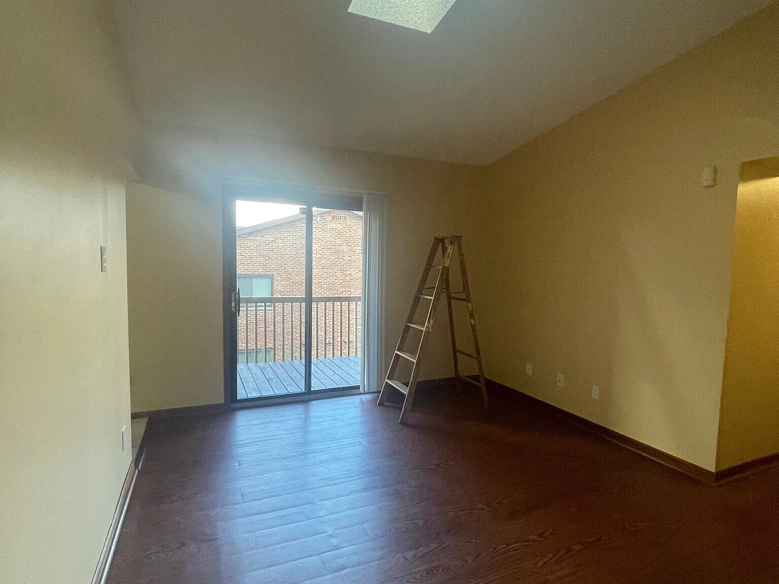 2 bed, 1.5 bath, 998 sqft, $1,290 — Photo 4