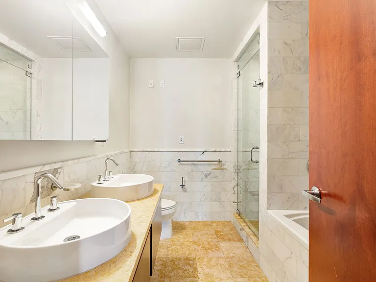 125 W 21st St #5B — Photo 6