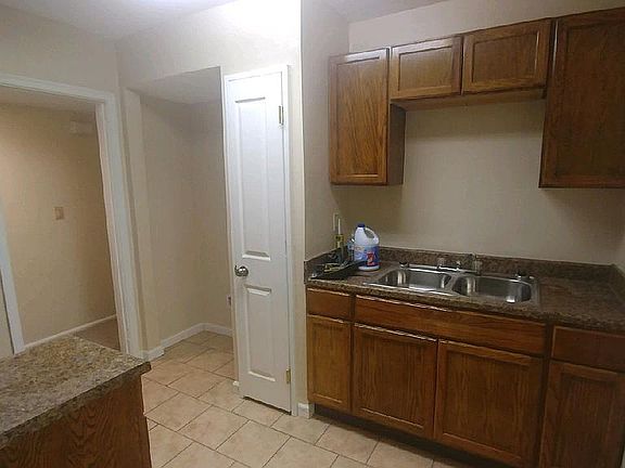 2nd image of 1123 Monmouth Way