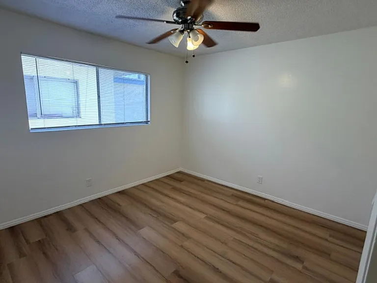 6351 Linden Ave — Photo 8