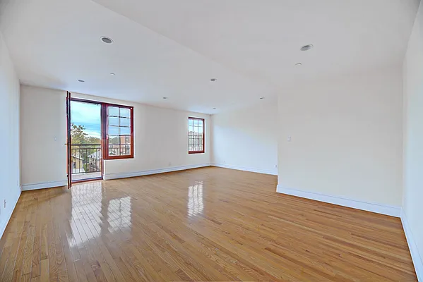 Sold by Ilite Realty Inc | media 58