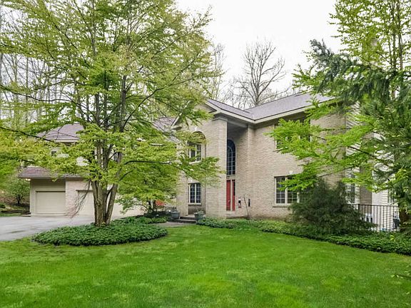 2nd image of 1507 Winterwood Dr NE