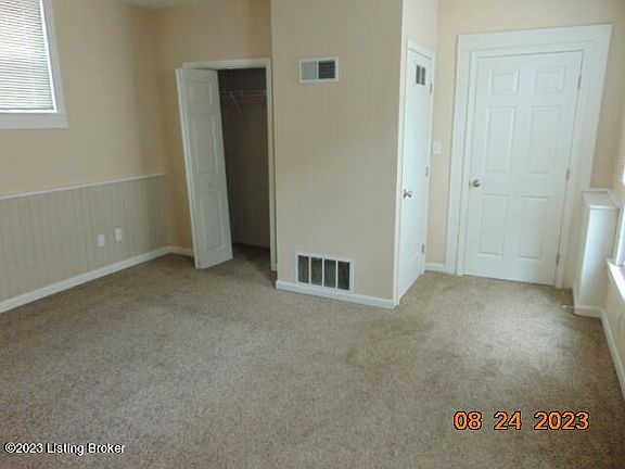 5th image of 656 Lynn St