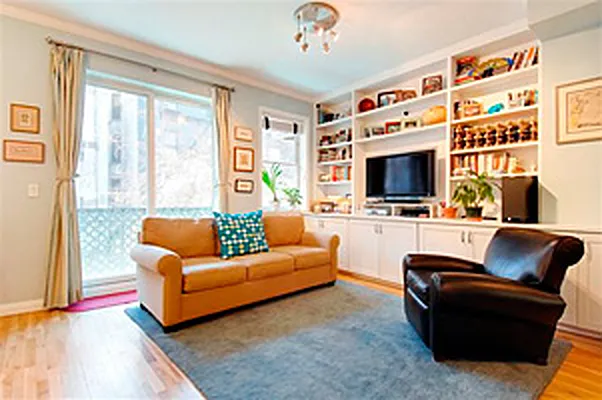 Sold by Warren Lewis Realty | media 20