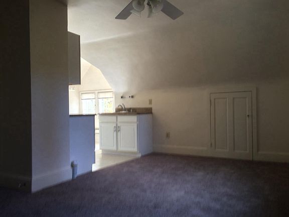 3rd image of 105 Arbutus Ave APT 3