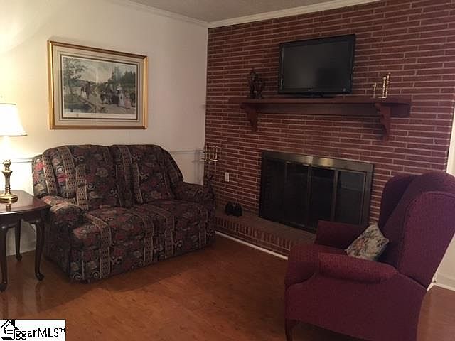2nd image of 402 Rangeview Cir