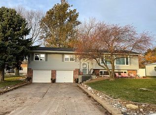 711 20th St, Aurora, NE 68818