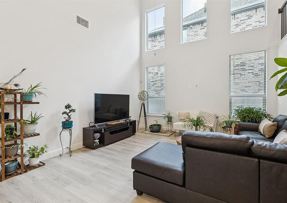 1st image of 5503 Waterloo Dr #5503