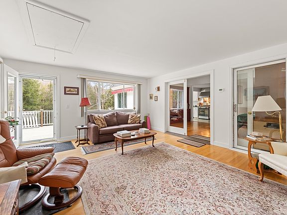 4th image of 126 Hobart Hill Road