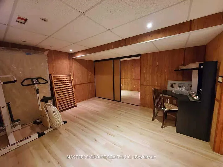 24 Golden Oak Ave — Photo 35