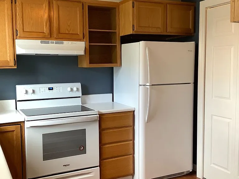 327 N Main St #2 — Photo 4