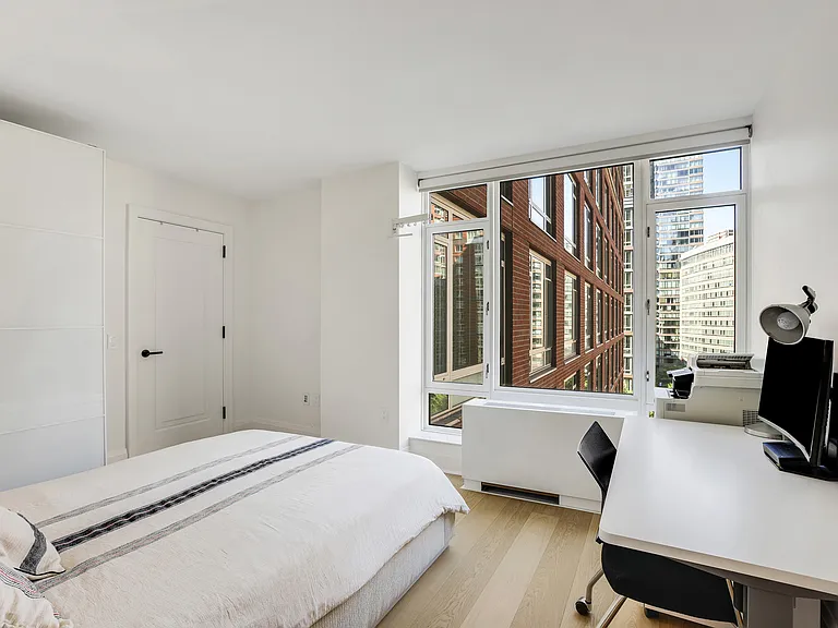210 Warren St #10M — Photo 7