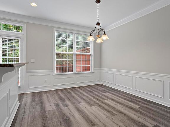 3rd image of 423 Iona Abbey Ct SE