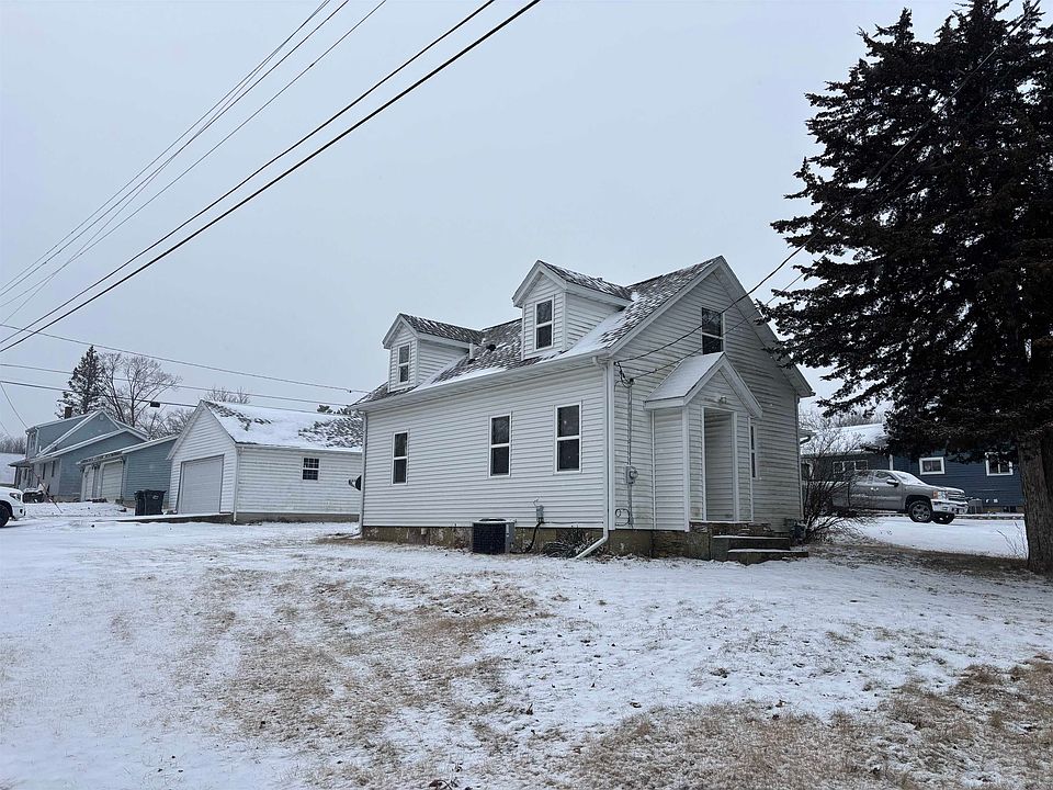 2nd image of 2202 Jackson St