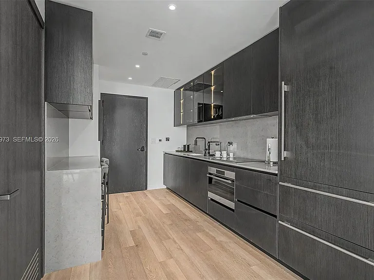 20 NE 11th St #3808 — Photo 6