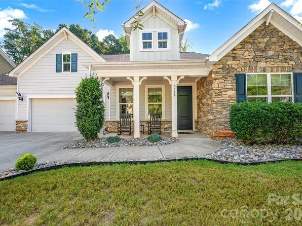 8829 Bur Ln, Huntersville, NC 28078
