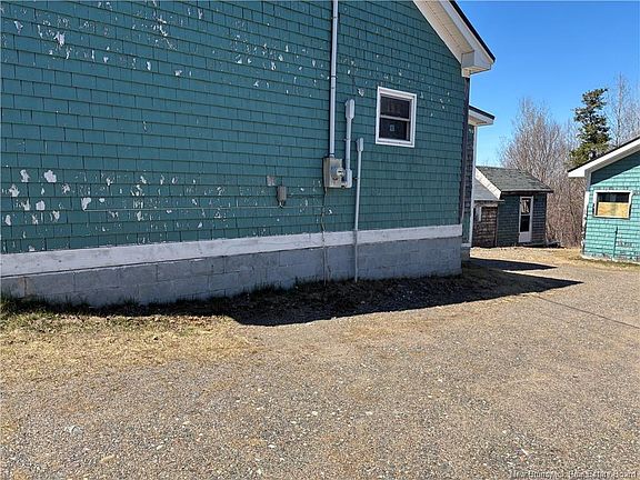 5th image of 1073 Mascarene Rd