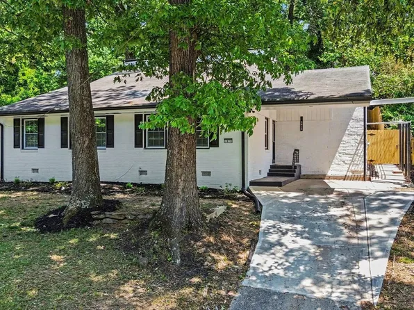 2828 Cloverhurst Dr, East Pt, GA 30344