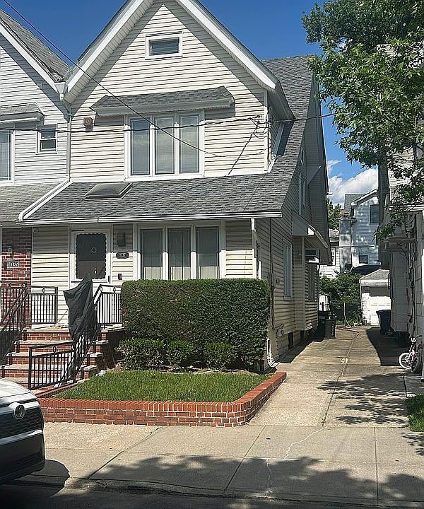 1st image of 1037 E 28th St