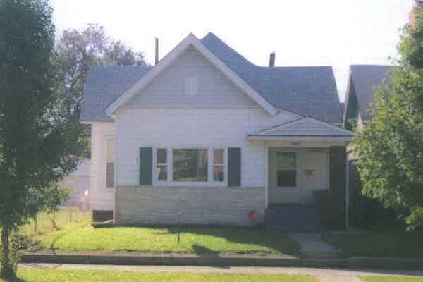 1st image of 1907 E Fletcher Ave