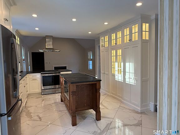 3rd image of 10 Ridge Road