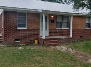 216 Redbud Dr, Adel, GA 31620