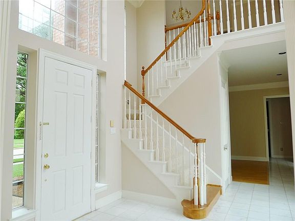 2nd image of 5637 Crowndale Dr