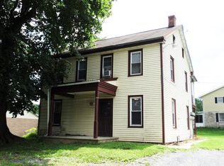 127 Fulton St APT C, Akron, PA 17501