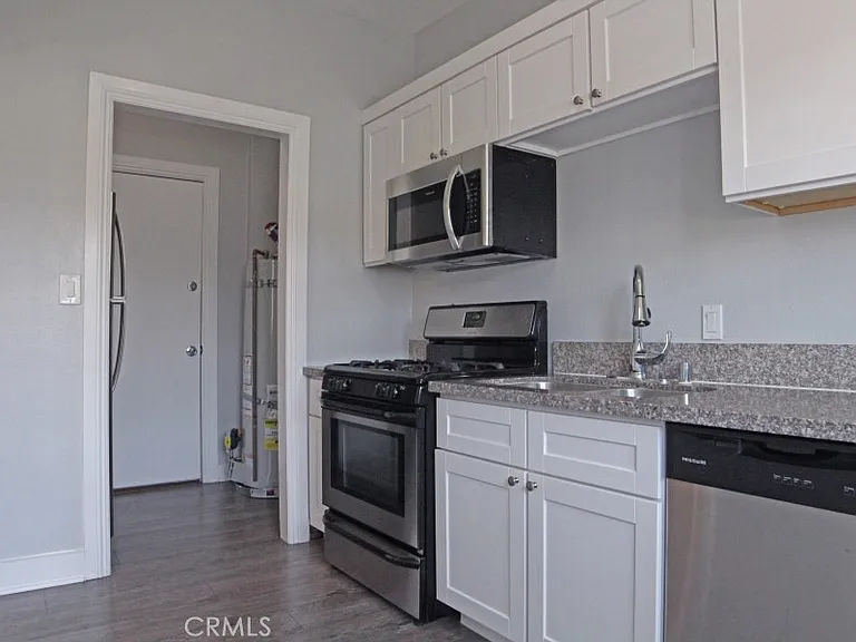 3111 Kenwood Ave — Photo 8